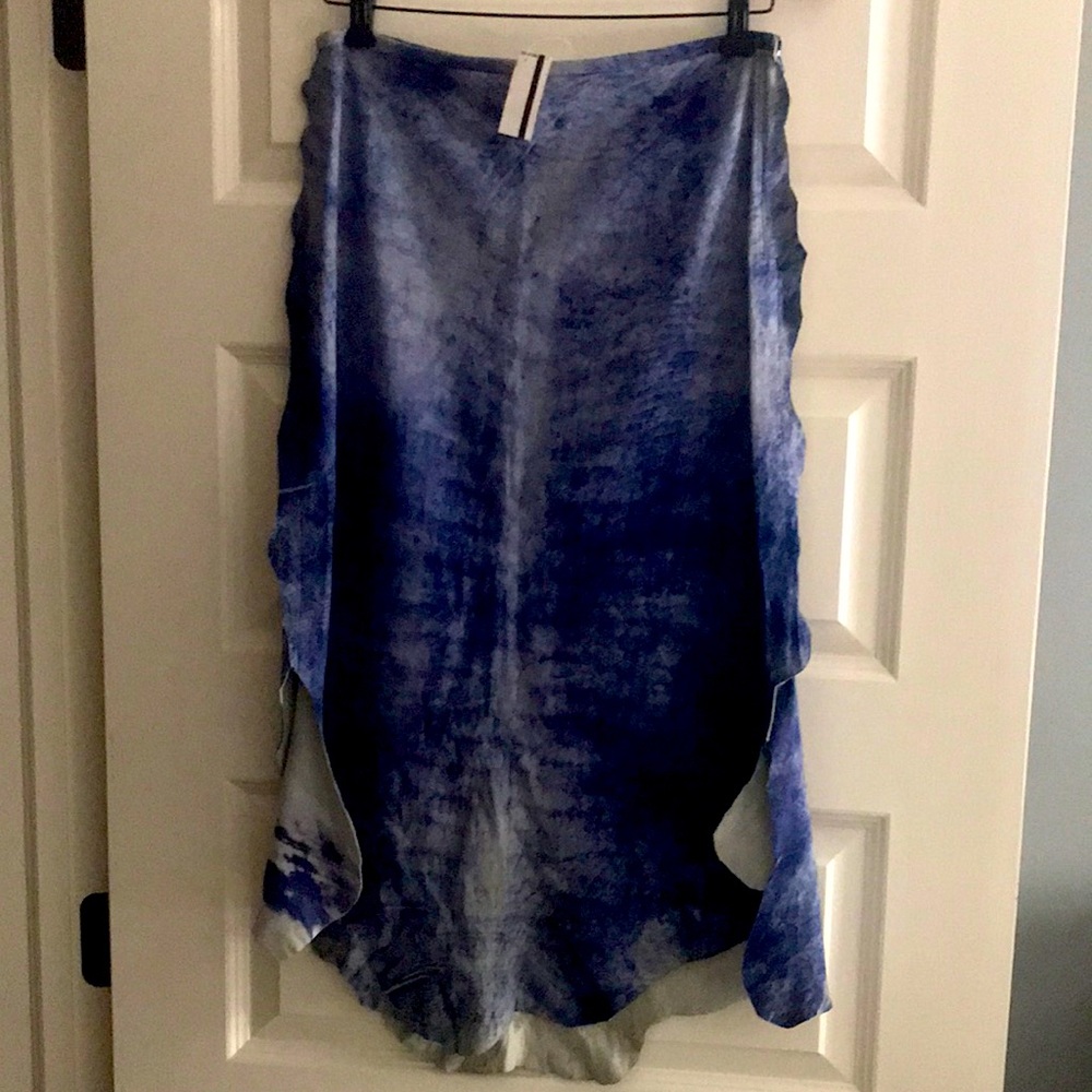 Blue suede skirt with side slits